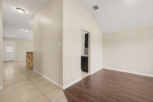 800 Castlewick Court, Arlington, TX 76018