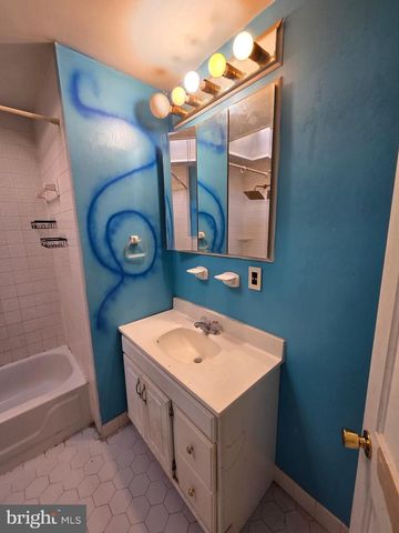 780 TAYLOR DR, Folcroft, PA 19032