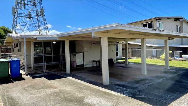 261 Hoomalu Street, Pearl City, HI 96782