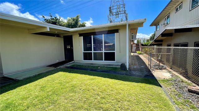261 Hoomalu Street, Pearl City, HI 96782