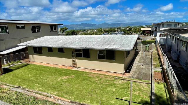 261 Hoomalu Street, Pearl City, HI 96782