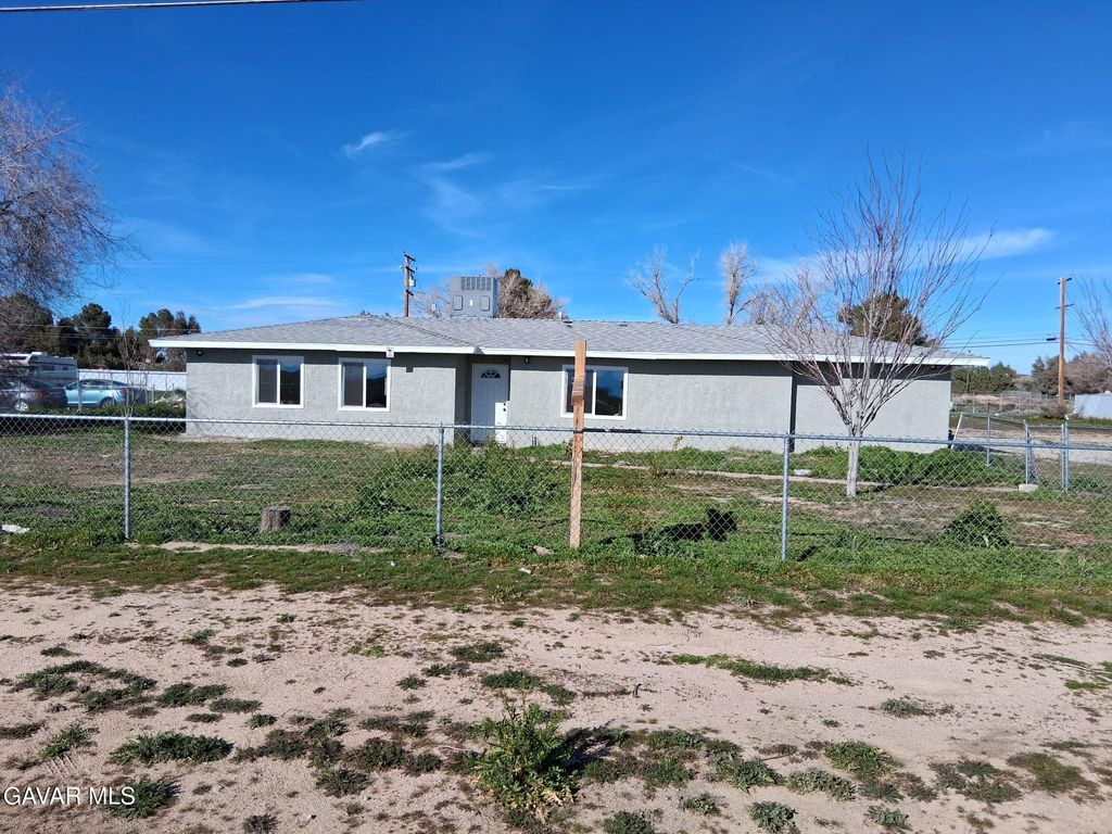 16657 Foothill Avenue, North Edwards, CA 93523