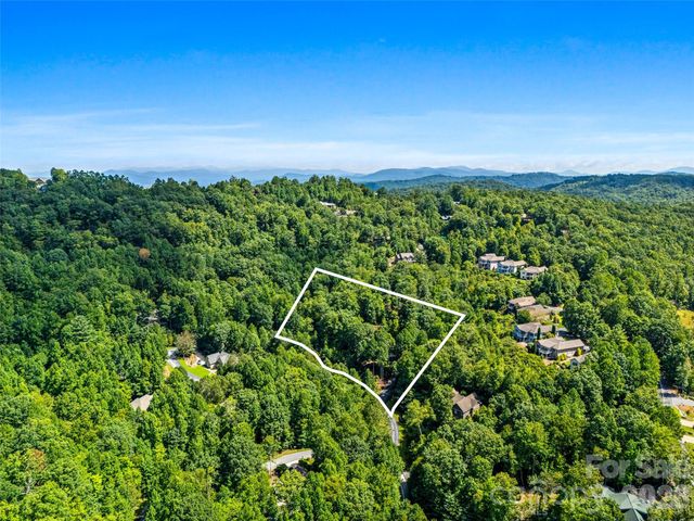 38 Mountain Crest Drive, Hendersonville, NC 28739