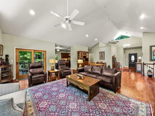 38 Mountain Crest Drive, Hendersonville, NC 28739