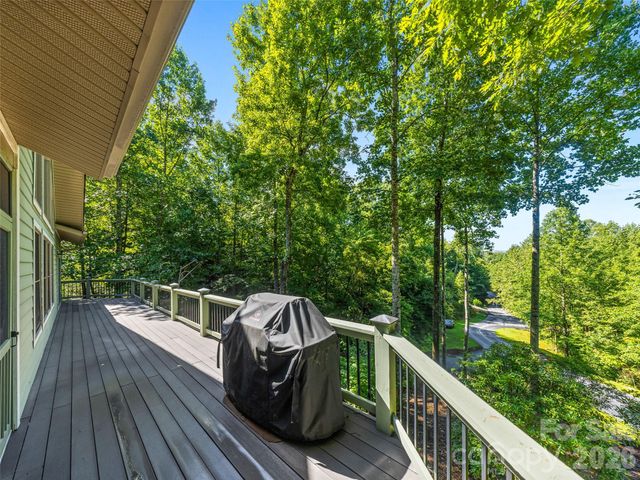 38 Mountain Crest Drive, Hendersonville, NC 28739