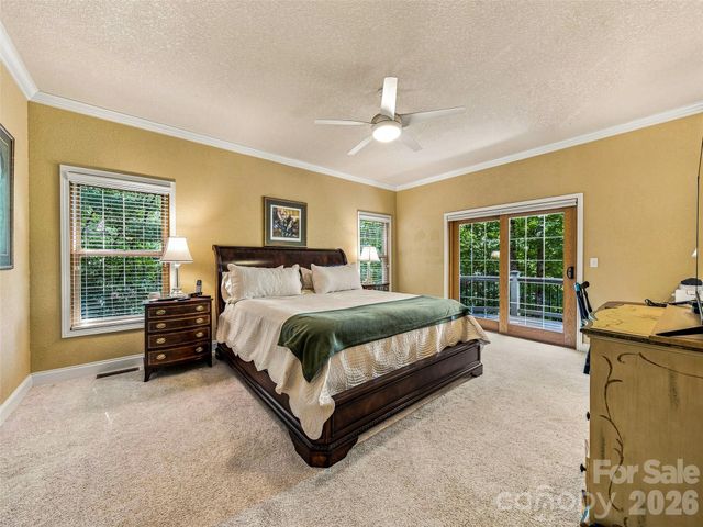 38 Mountain Crest Drive, Hendersonville, NC 28739