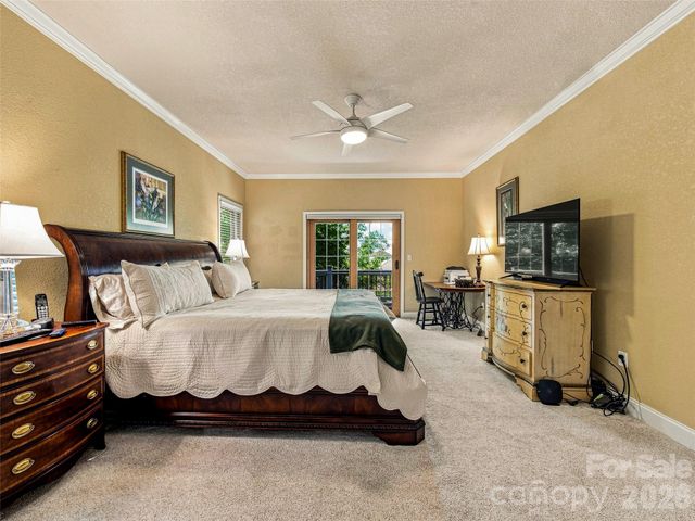 38 Mountain Crest Drive, Hendersonville, NC 28739
