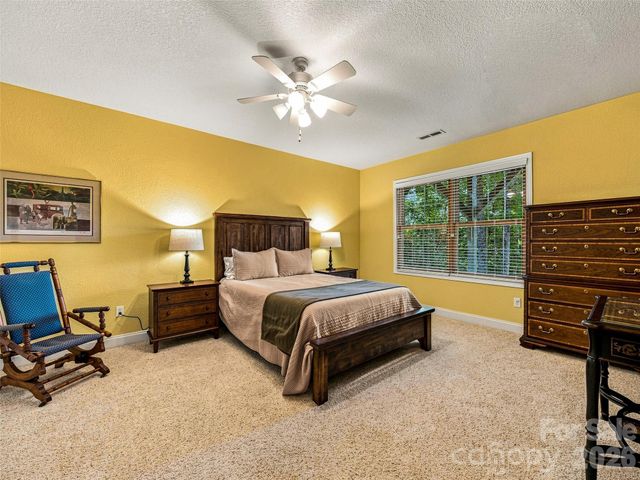 38 Mountain Crest Drive, Hendersonville, NC 28739
