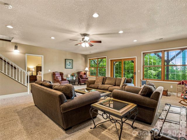 38 Mountain Crest Drive, Hendersonville, NC 28739