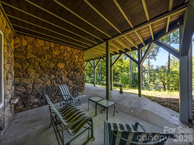 38 Mountain Crest Drive, Hendersonville, NC 28739