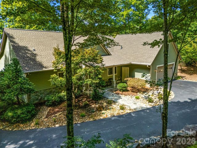 38 Mountain Crest Drive, Hendersonville, NC 28739