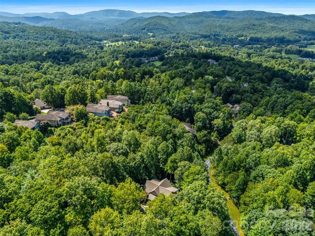 38 Mountain Crest Drive, Hendersonville, NC 28739