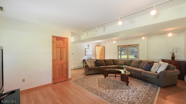 2 Ashwood Ter, Hillsborough Twp., NJ 08844