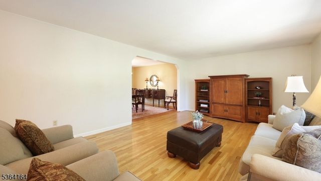 2 Ashwood Ter, Hillsborough Twp., NJ 08844
