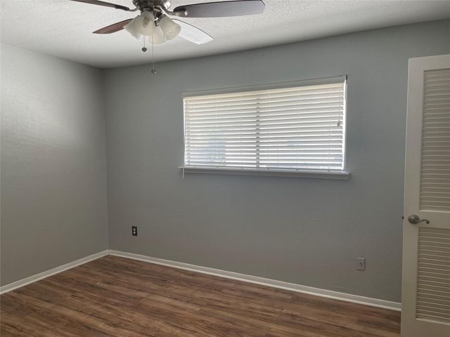 2517 Bering Drive 9, Houston, TX 77057