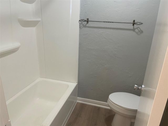 2517 Bering Drive 9, Houston, TX 77057