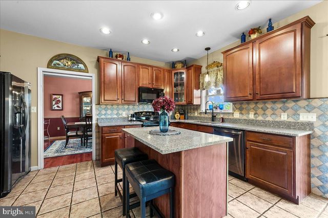 33 BANDON CIR, West Grove, PA 19390