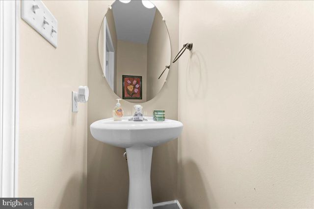 33 BANDON CIR, West Grove, PA 19390