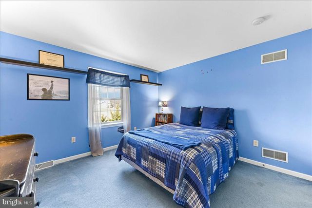 33 BANDON CIR, West Grove, PA 19390