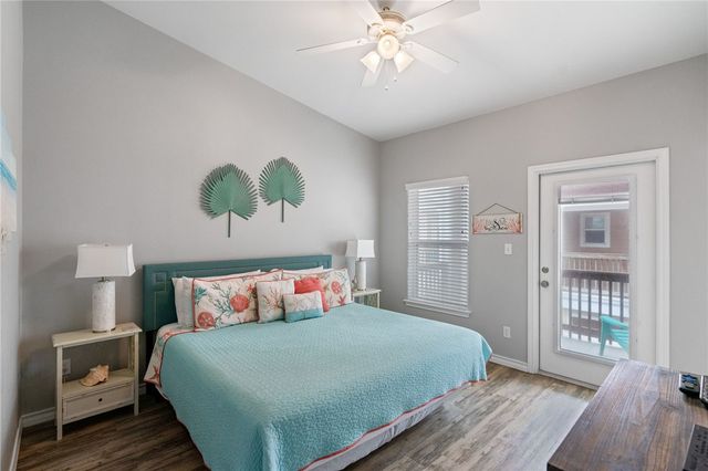 1813 S 11th St 208, Port Aransas, TX 78373