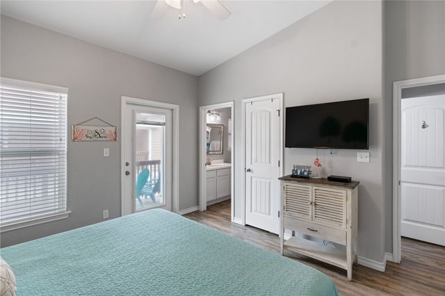1813 S 11th St 208, Port Aransas, TX 78373