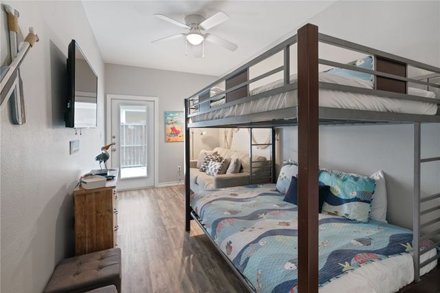 1813 S 11th St 208, Port Aransas, TX 78373