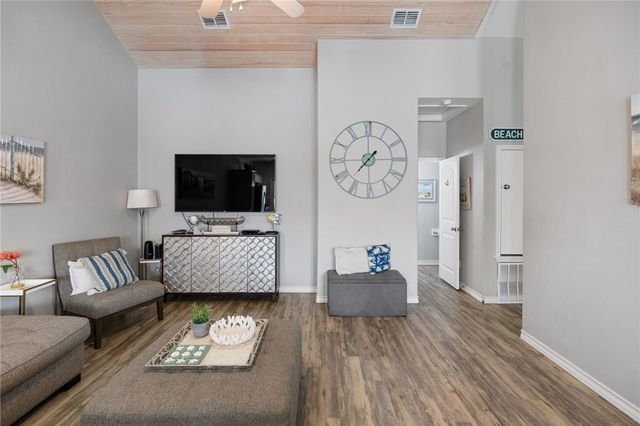 1813 S 11th St 208, Port Aransas, TX 78373