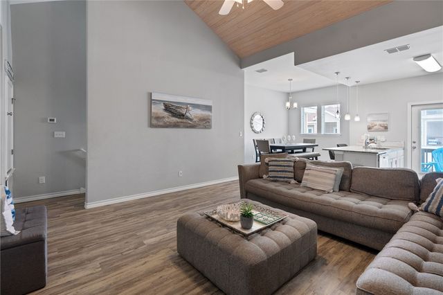 1813 S 11th St 208, Port Aransas, TX 78373