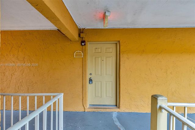 17901 NW 68th Ave T206, Hialeah, FL 33015