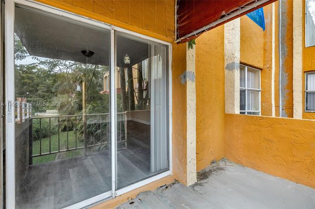 17901 NW 68th Ave T206, Hialeah, FL 33015