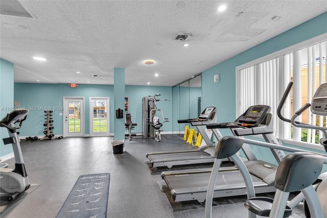 17901 NW 68th Ave T206, Hialeah, FL 33015