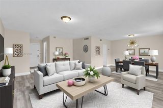 17901 NW 68th Ave T206, Hialeah, FL 33015