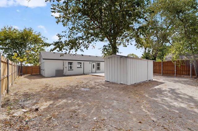14405 Horseshoe Trail, Balch Springs, TX 75180