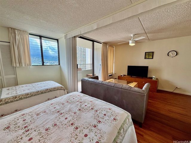 2240 Kuhio Avenue 1802, Honolulu, HI 96815