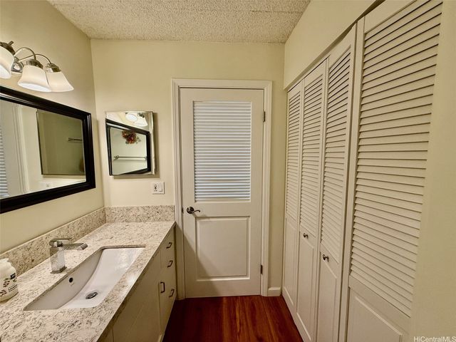 2240 Kuhio Avenue 1802, Honolulu, HI 96815
