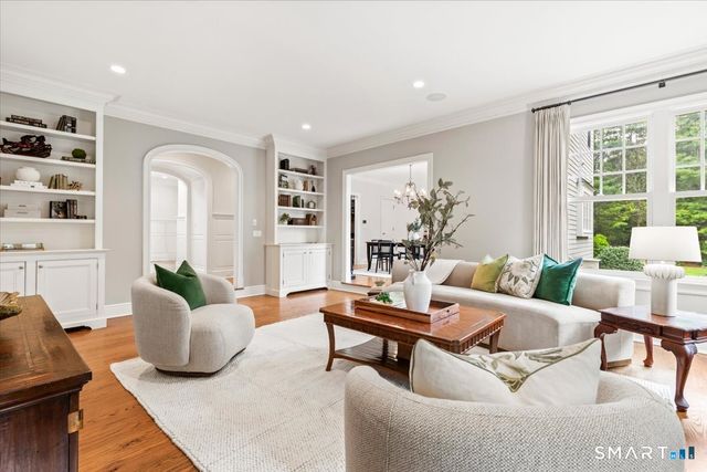 25 Adams Lane, New Canaan, CT 06840