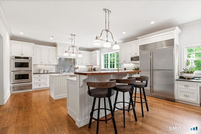 25 Adams Lane, New Canaan, CT 06840