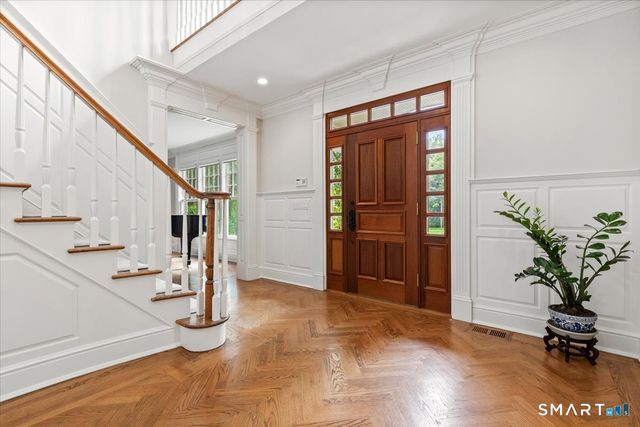 25 Adams Lane, New Canaan, CT 06840