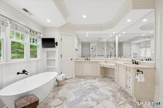 25 Adams Lane, New Canaan, CT 06840