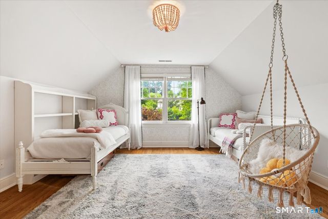 25 Adams Lane, New Canaan, CT 06840