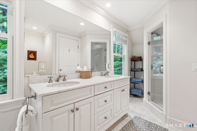 25 Adams Lane, New Canaan, CT 06840