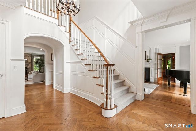 25 Adams Lane, New Canaan, CT 06840