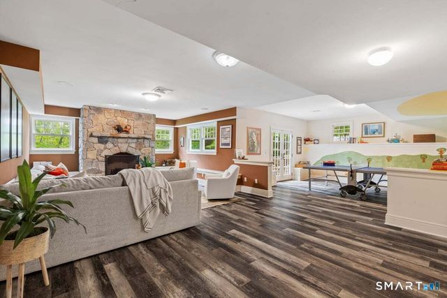 25 Adams Lane, New Canaan, CT 06840