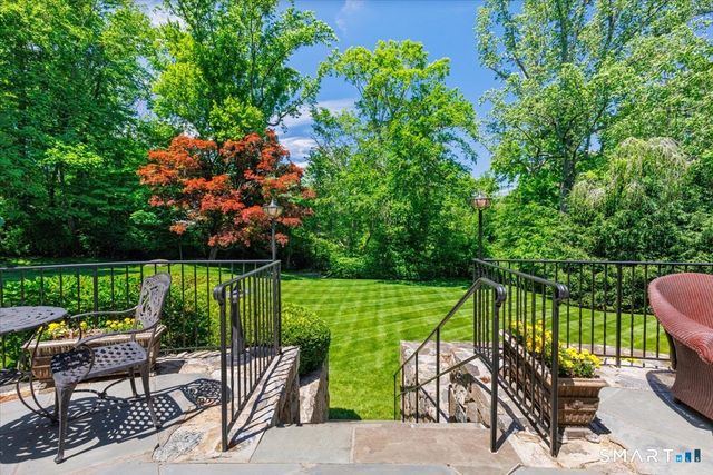 25 Adams Lane, New Canaan, CT 06840