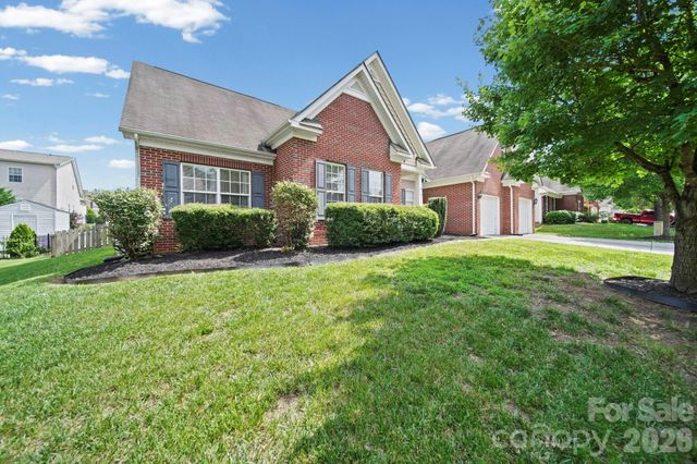 10111 Trailmoor Road, Charlotte, NC 28278