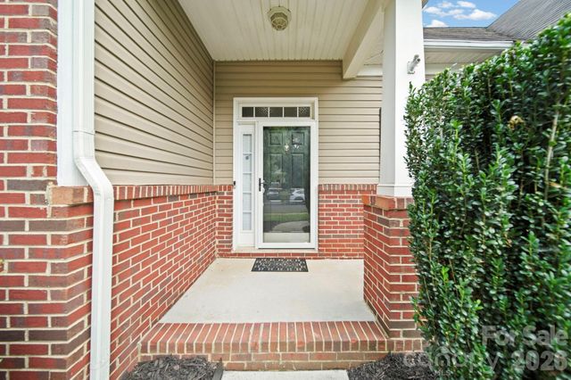 10111 Trailmoor Road, Charlotte, NC 28278