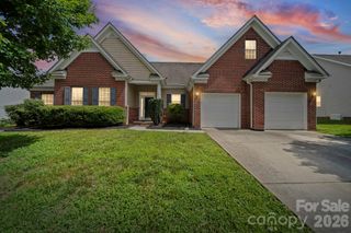 10111 Trailmoor Road, Charlotte, NC 28278