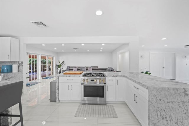 3531 NE 30th Avenue, Lighthouse Point, FL 33064