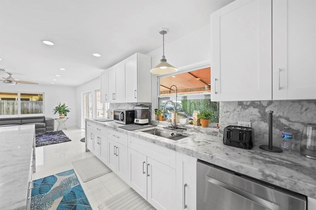 3531 NE 30th Avenue, Lighthouse Point, FL 33064