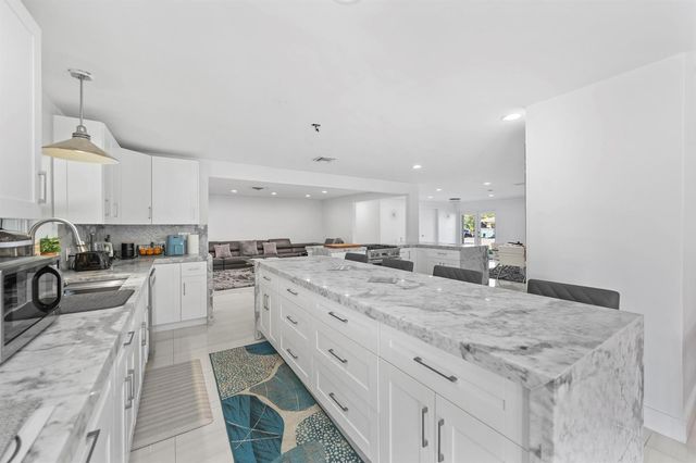 3531 NE 30th Avenue, Lighthouse Point, FL 33064